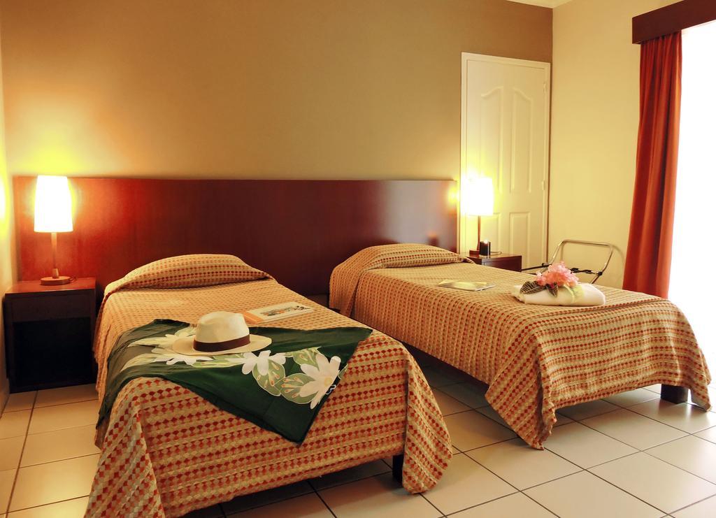Koniambo Hotel Kone Room photo