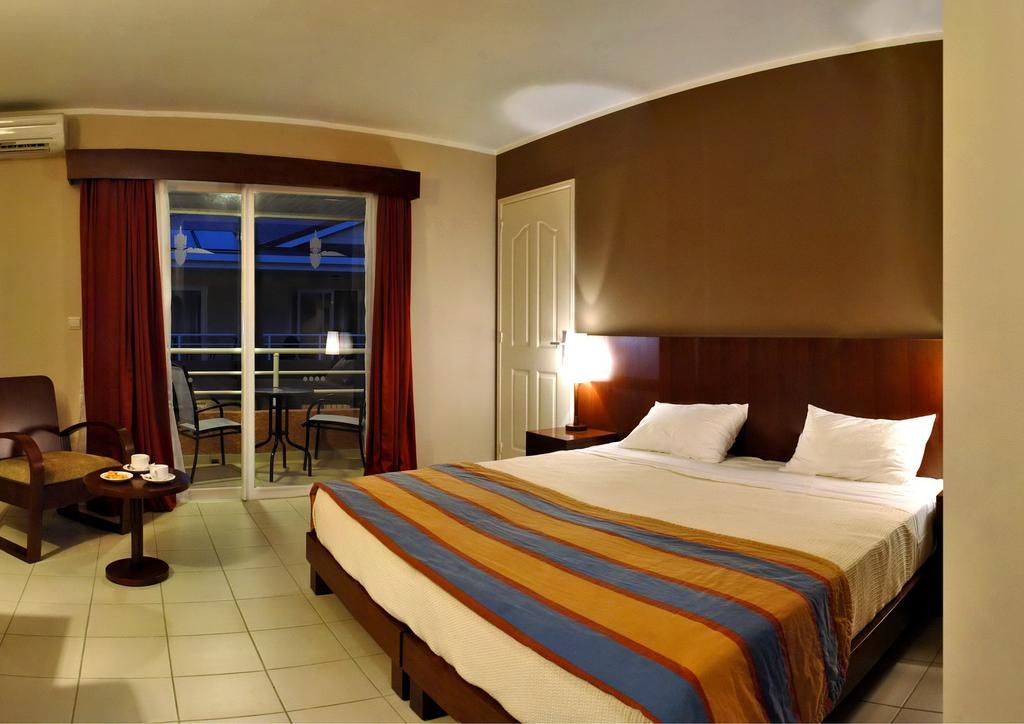Koniambo Hotel Kone Room photo